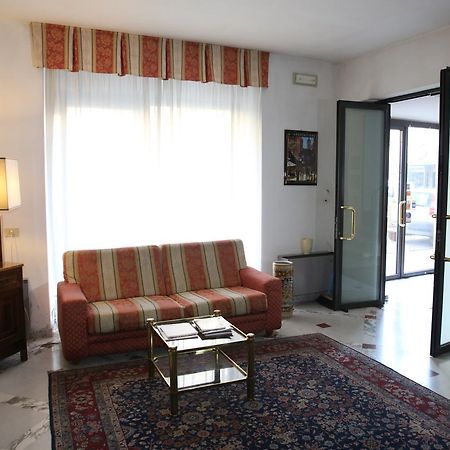 Hotel Paris Castel Goffredo 外观 照片